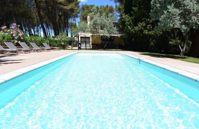 Alpilles Luberon, Mas climatisé Spa Jacuzzi Piscine chauffée Pétanque Babyfoot