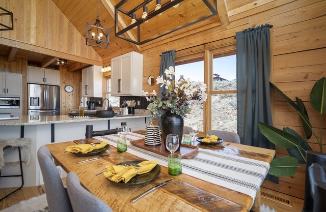 Alpine Adventure: Minutes from Granby Ranch