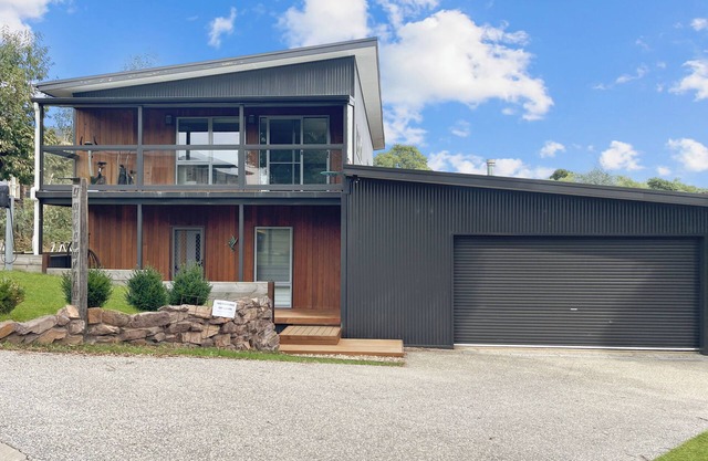 Alpine Edge Retreat - Gateway to Mount Buller