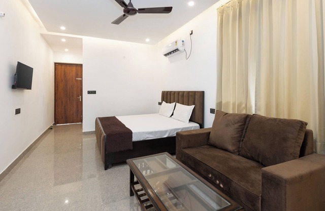 2BHK Nature Retreat in Dehradun with Garden, Balcony & Mountain Breeze