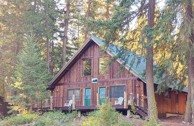 Alpine View Cabin - duplex unit B w/ queen bedroom