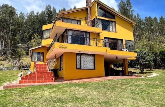 ALTAMIRA Paipa, in front of Lake Sochagota