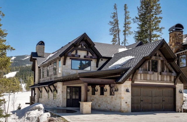Nouveau en 2019! VRAIES Suites de 7 chambres avec accès direct aux pistes de ski (3 maîtres!)