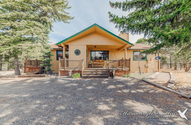 Alto Oso Cabin: w/ Hot Tub and Pet Friendly