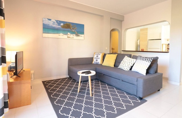 Alvor 1BR Flat in w/ AC & Balcony by LovelyStay