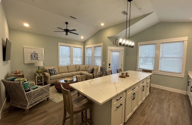 Always About The Beach: Condo near the beach in the heart of Corolla