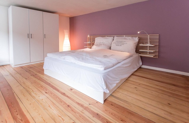 Am alten Kaufmannshof - whirlpool bath, shower, TV, WLAN, washing machine, parking space