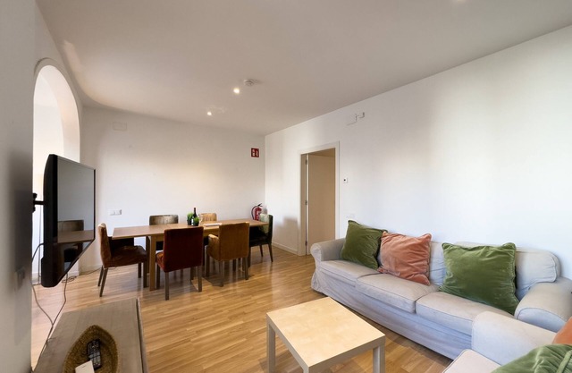 Superbe appartement de 4 chambres à coucher à quelques minutes du centre