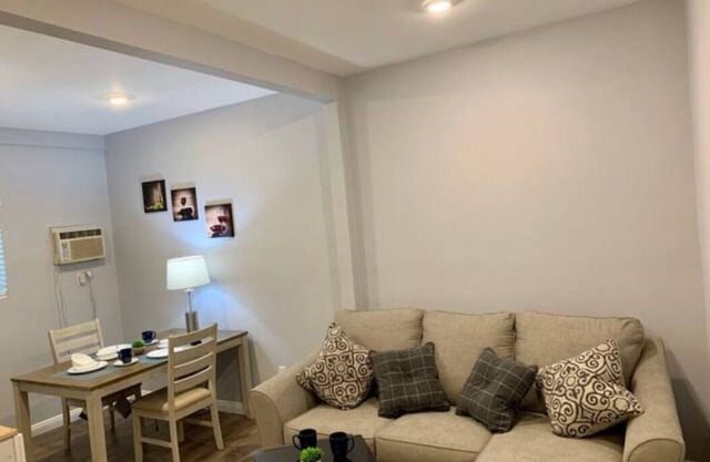 Amazing 2 car garage located in pico and Robertson