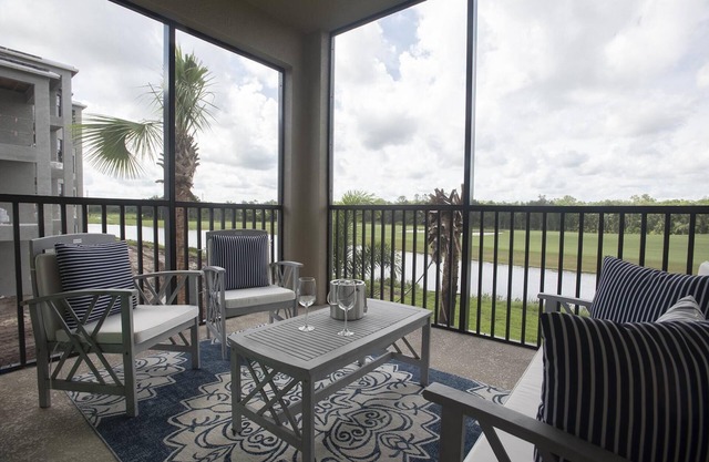 Amazing 3/bed, 2/bath, 3rd floor condo with great view