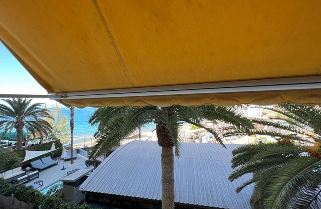 Superbe appartement avec vue sur la mer et Wi-Fi.
