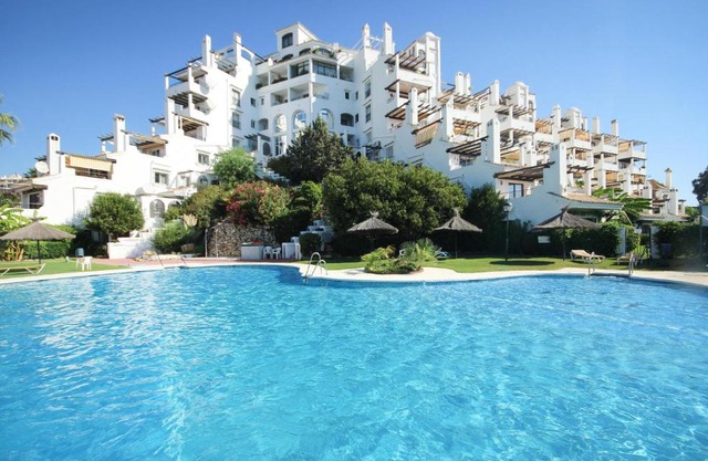 Amazing Apartment In Calahonda With 2 Bedrooms, Outdoor Swimming Pool And Swimming Pool