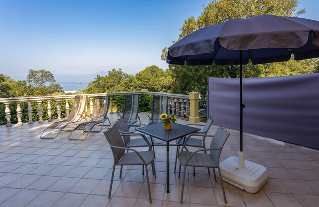 Superbe appartement à Kostrena avec.