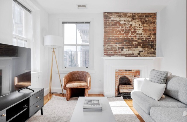 Amazing Beacon Hill 2BR w/ W/D, nr Boston Common, by Blueground