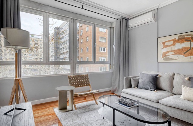 Amazing Chamartín 2BR, near Real Madrid Stadium, by Blueground