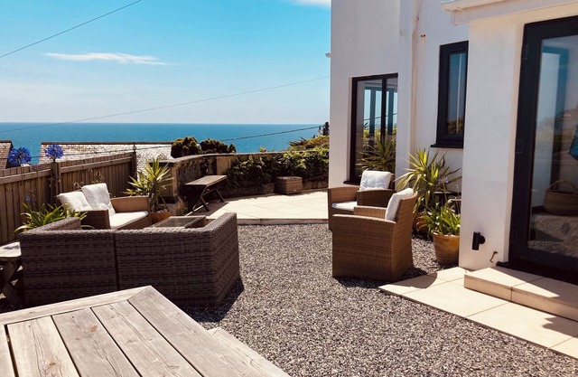 Amazing Cornish apartment with sea views - 3 mins to beach