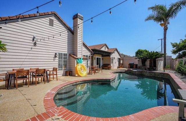 Amazing Disneyland Home w Sauna/Pool/Jacuzzi/Kids Jungle Gym