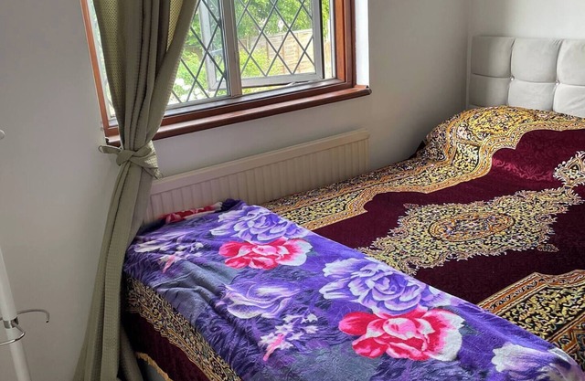 Amazing Double room & private bathroom-Bexley, London.