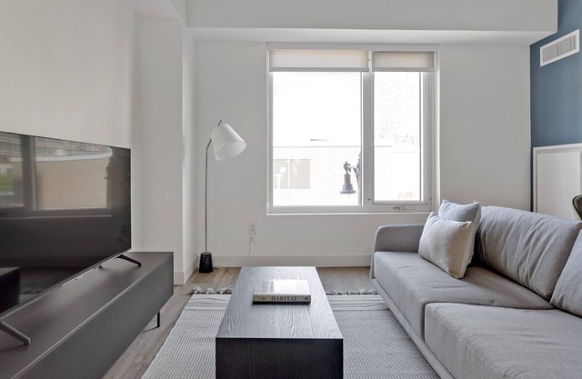 Amazing Fenway Studio w/ W/D, Conc, & Gym, near T, by Blueground