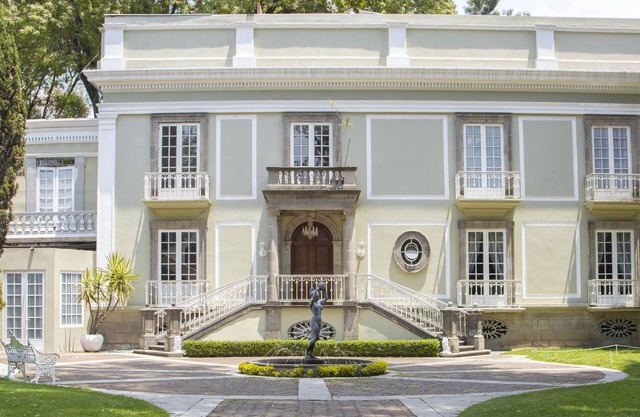 Incroyable manoir français au cœur de Coyoacan