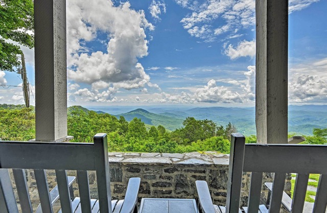 Amazing Historic Home w/ Stunning Mountain Views!