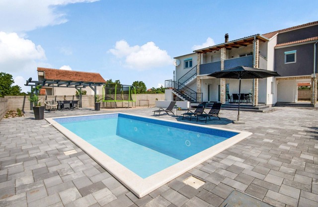Superbe maison de 2 chambres à Tinj