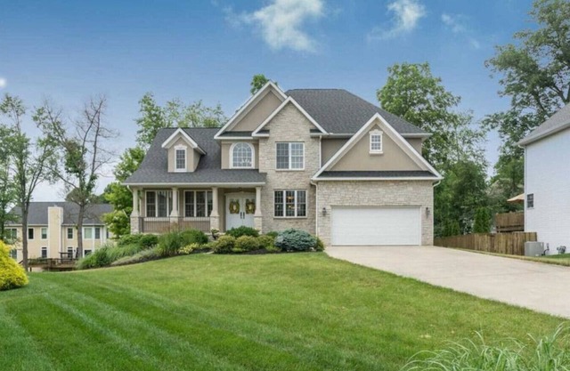 Amazing Home Near IU's Campus with Basketball Gym, Weight Room and Pool/Hot Tub