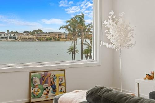 Amazing Lake View family-friendly Holiday Home