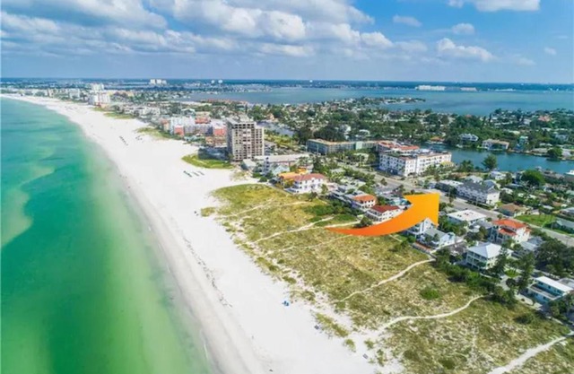 AMAZING LOCATION ! direct across ST, from beach