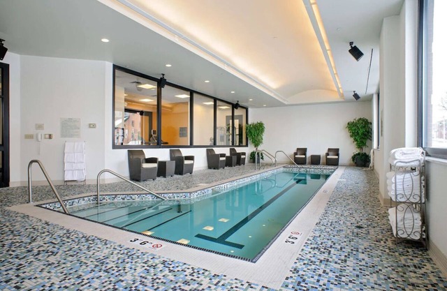 Amazing Location & Modern Comforts: Pool | Breakfast | 24h Gym | 2 Units