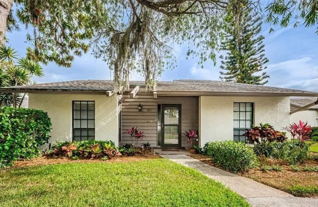 Amazing location - with-in 3 minutes walking distance to Gulf of Mexico
