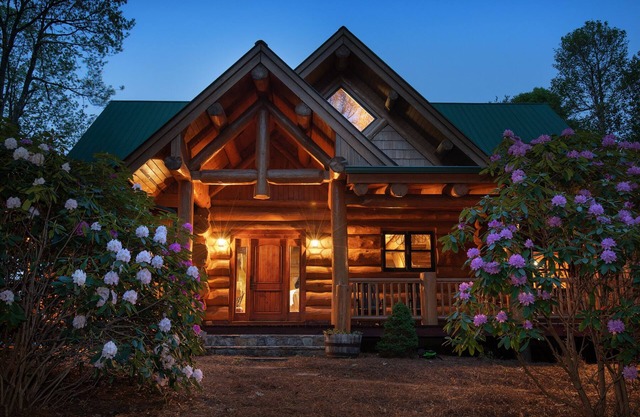 Amazing mountain views, centrally located near Boone-Banner Elk, pet-free