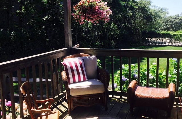 Amazing Nantucket Oasis with HotTub, FireTable, Sauna, Playroom, Close to Beach!