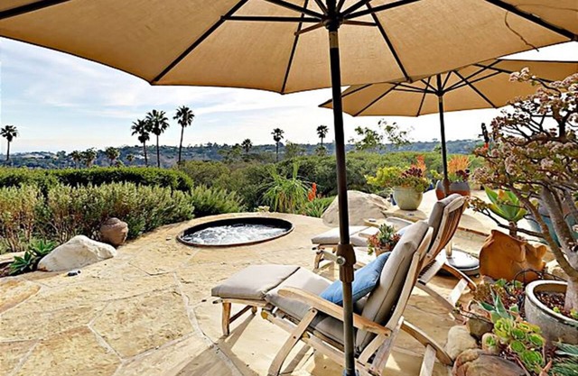 Amazing Ocean View Cottage + Hot Tub for Extended Stays