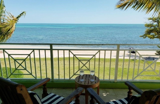5 Star Resort: Magnifique condo sur la plage près de la piscine!