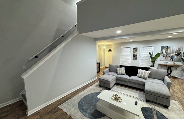 Amazing, Pet friendly 4bdrm/3bath home for the entire family! n