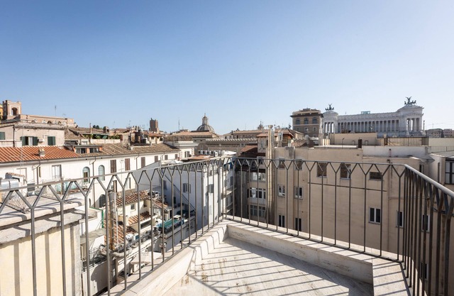 Amazing Piazza Venezia with Jacuzzi and terracesn