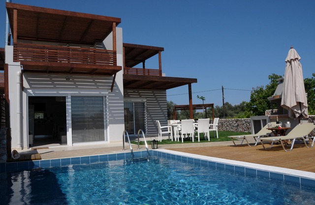 Amazing Pool Villa 2 min de la plage de Haraki et 10 min de Lindos