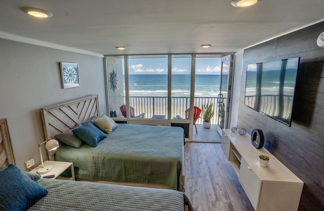 Amazing Renovated Beachfront Studio at Daytona Beach