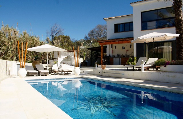 Incroyable design spacieux Finca - peut accueillir jusqu'à 23 personnes - joyau caché!