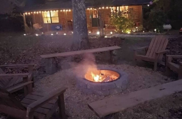 ROMANTIQUE GARD LOIN CABINE DANS LES BOIS