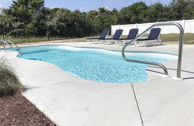 NOUVEAU! Incroyable maison avec vue sur l'océan, piscine, bain à remous, à quelques pas de la plage, rue calme