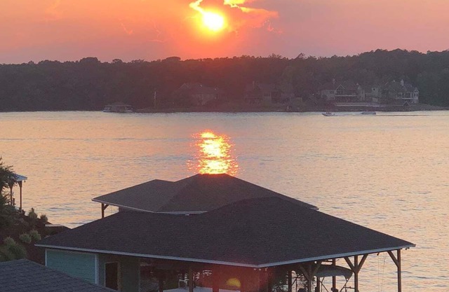 Amazing Sunsets, Beautiful views, A great waterfront property