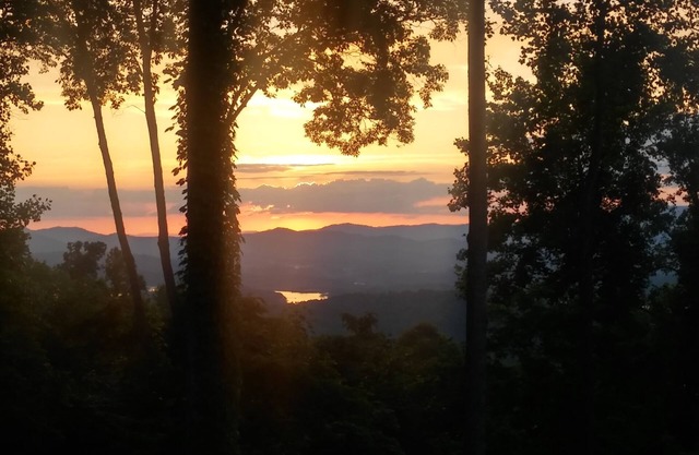 Vue imprenable sur le lac Chatuge!