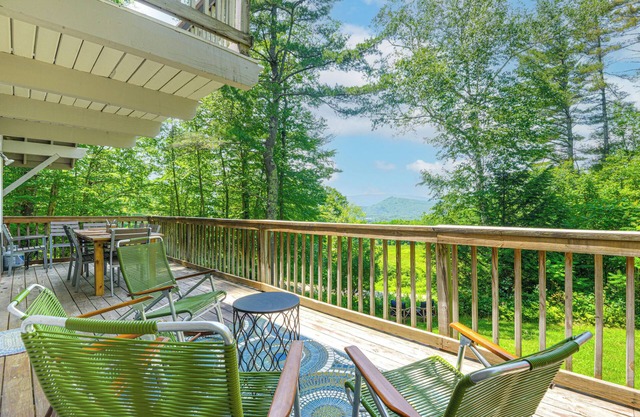Cozy Vermont Escape w/ Deck, Near Skiing!