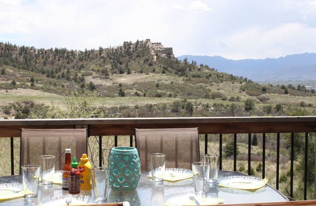 Vues incroyables et minutes de confidentialité des principales attractions de Co Springs