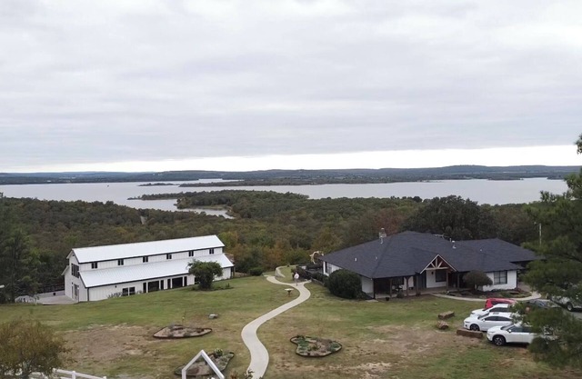 Amazing Views, Fire Pit, Lake 5 Mins away, ATV Friendly!! Summer Specials!!