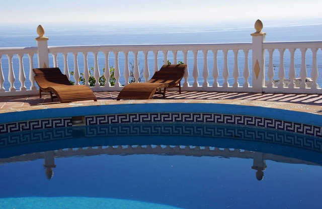 Villa de rêve avec vue panoramique sur la mer à proximité immédiate de la mer