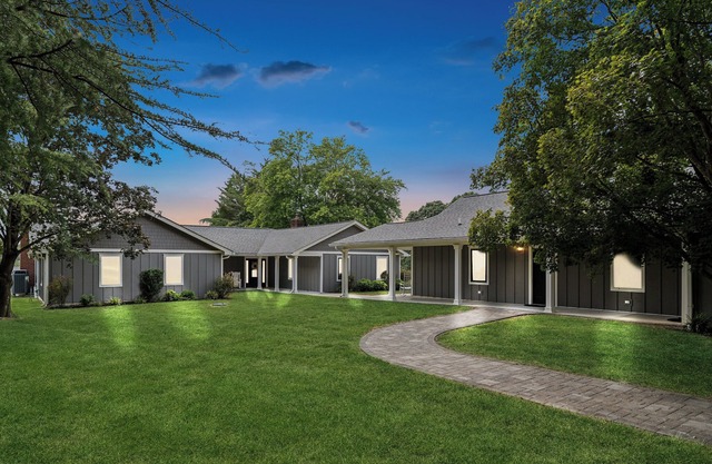 Amazing water views, hot tub, fishing, swimming, sunbathing, and private dock!