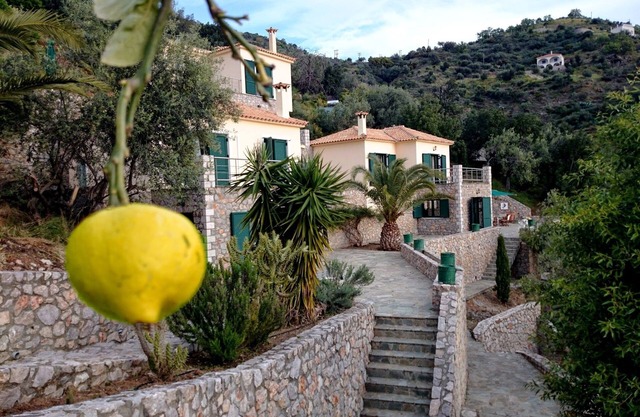 Salvador Dali villa no. 3 vue mer imprenable sur la mer Égée